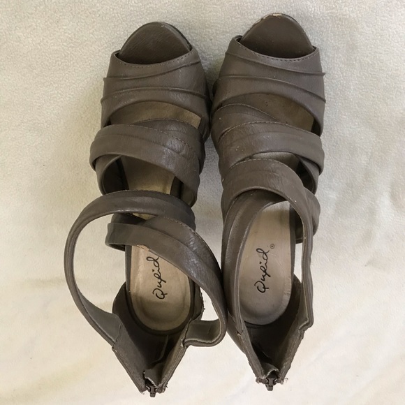 Qupid gray/tan strappy open peep toe heels sz 6.5 - Picture 3 of 6